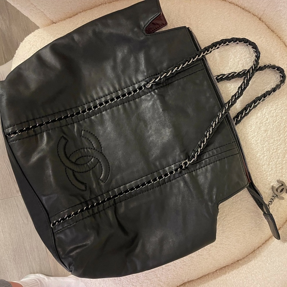 Chanel Tote pre owned